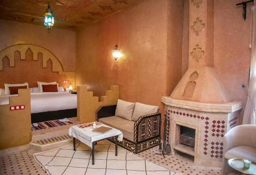 キングサイズベッドのデラックススイート, Ksar Elkabbaba Kasbah & Spa