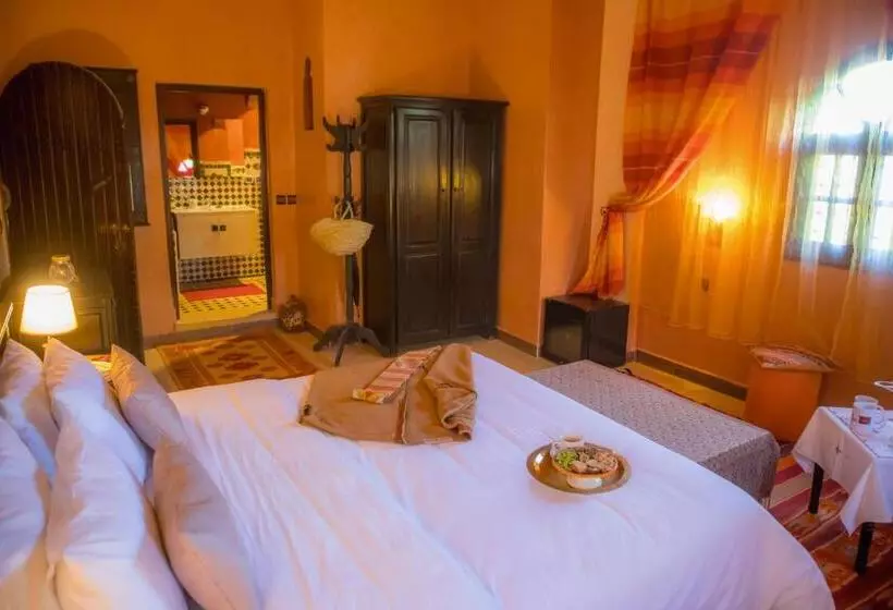 キングサイズベッドのデラックススイート, Ksar Elkabbaba Kasbah & Spa