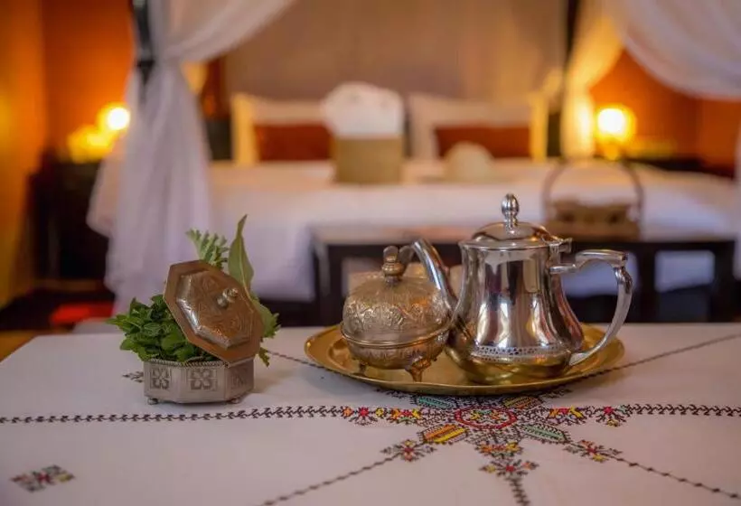 キングサイズベッドのデラックススイート, Ksar Elkabbaba Kasbah & Spa