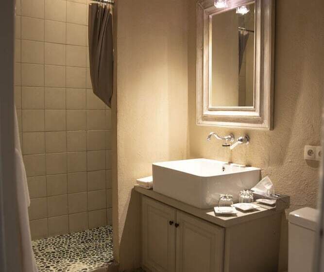 스탠다드 스튜디오, Le Couvent D Hérépian   Hôtel & Spa