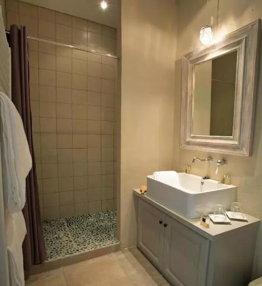استودیو استاندارد با تراس, Le Couvent D Hérépian   Hôtel & Spa