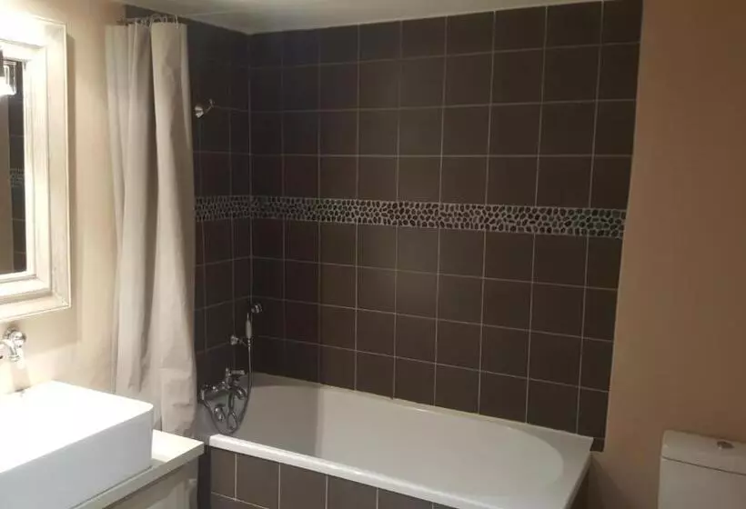 استودیوی سوپریور, Le Couvent D Hérépian   Hôtel & Spa