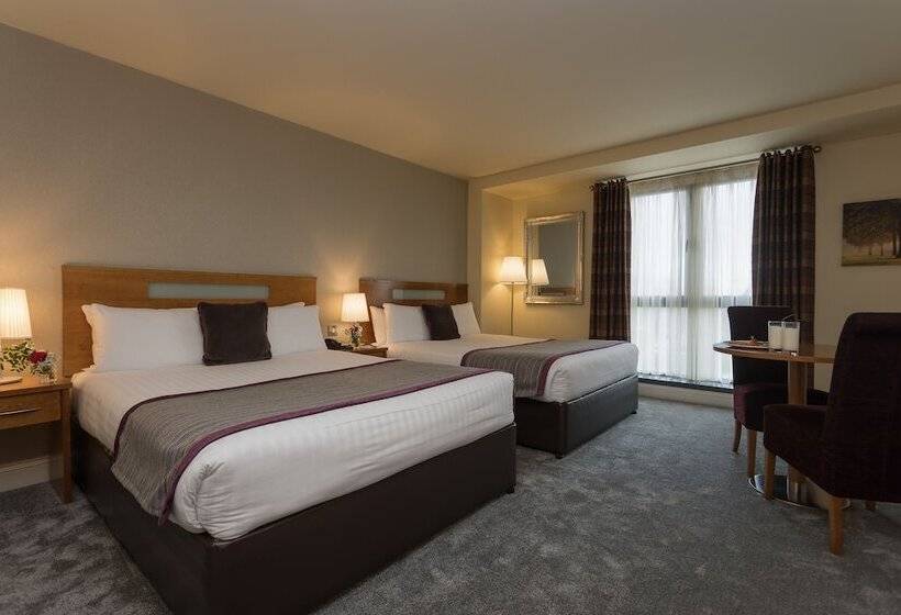 اتاق استاندارد یک نفره, Raheen Woods