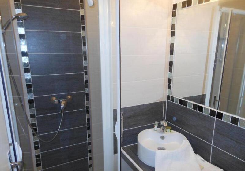 اتاق استاندارد, Raheen Woods