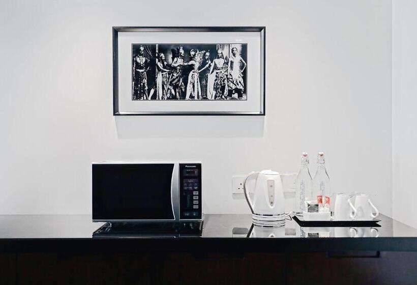 غرفة تنفيذية, Sixty3