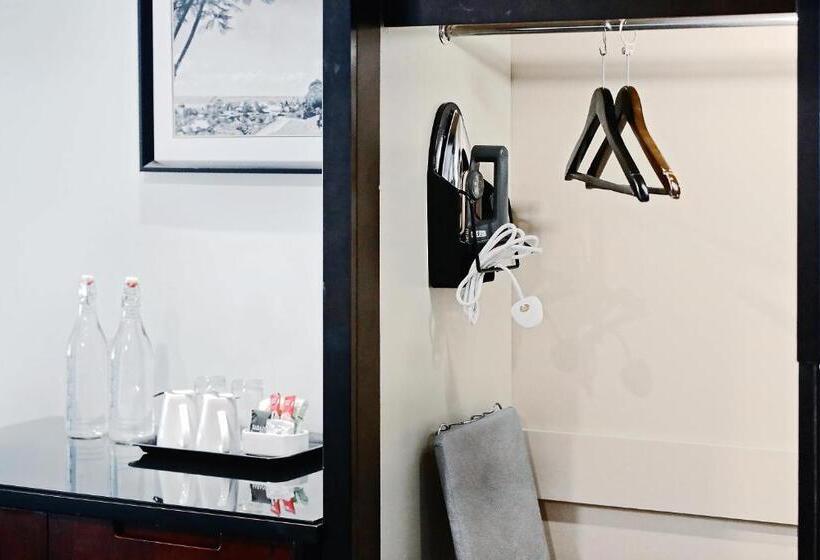 غرفة قياسية سرير كينج, Sixty3