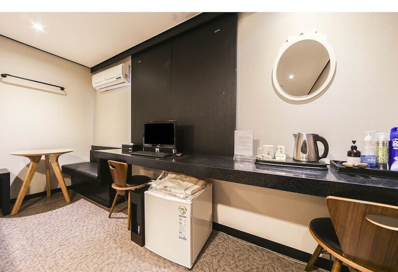 Номер Deluxe, Elysee