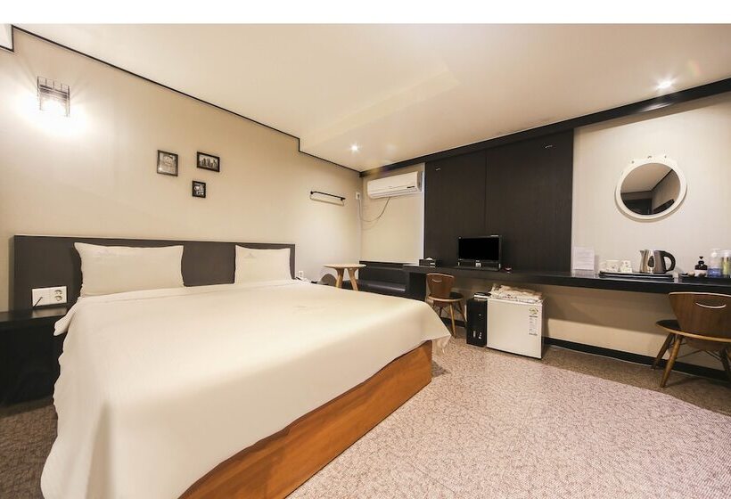 Camera Deluxe, Elysee