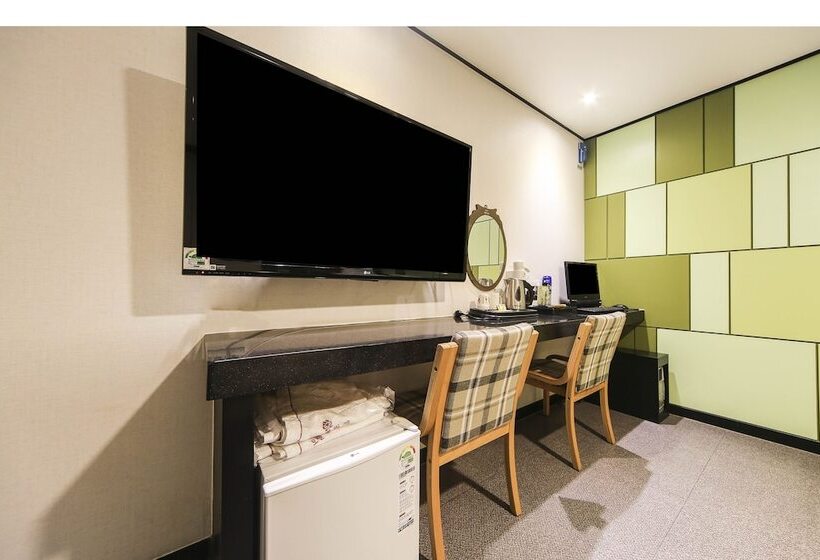 Camera Deluxe, Elysee