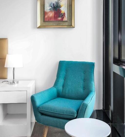 إستوديو قياسى, Pegasus Apart