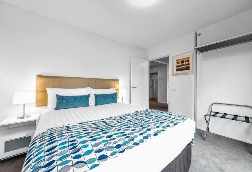 شقة غرفتين, Pegasus Apart