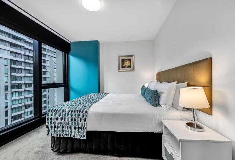 شقة غرفتين, Pegasus Apart