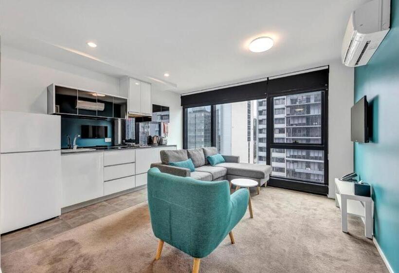 شقة غرفتين, Pegasus Apart