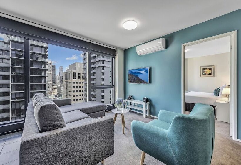 شقة غرفتين, Pegasus Apart