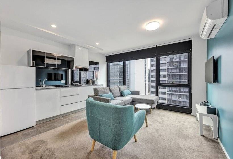 شقة غرفتين, Pegasus Apart