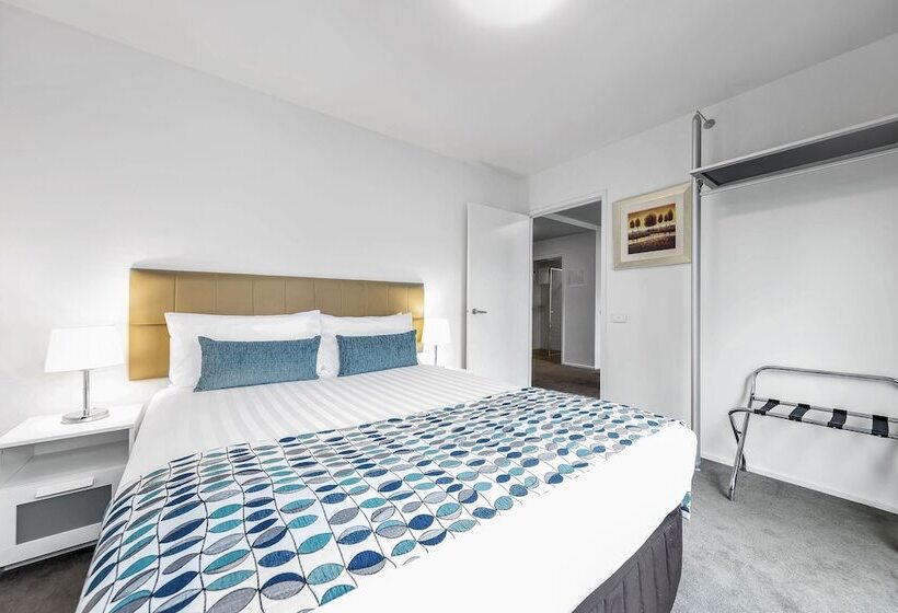 شقة غرفتين, Pegasus Apart