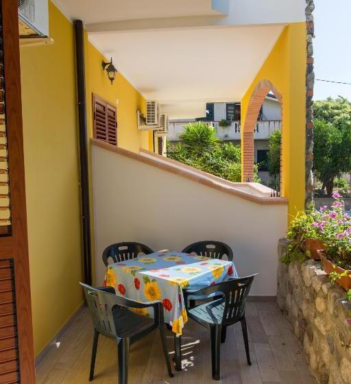 חדר סטנדרט לשלושה עם טרסה, B&b Casa Cosmano