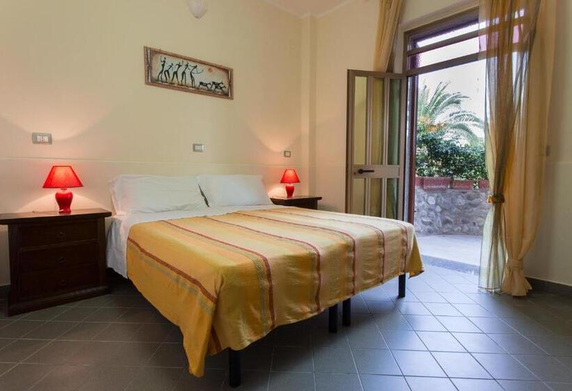 חדר סטנדרט לשלושה עם טרסה, B&b Casa Cosmano