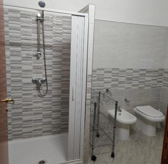 חדר סטנדרט לארבעה, B&b Casa Cosmano