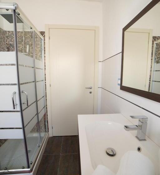 اتاق لوکس با بالکن, Villamereu