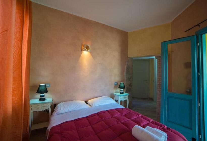 اتاق لوکس با بالکن, Villamereu