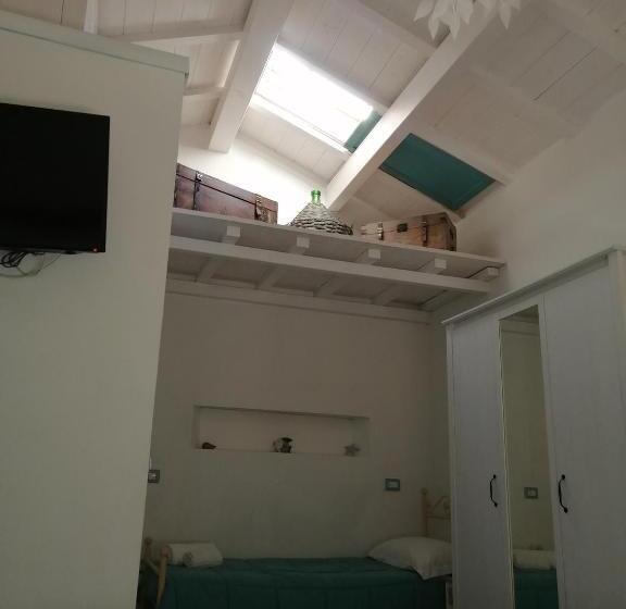 اتاق استاندارد سه نفره, Villamereu