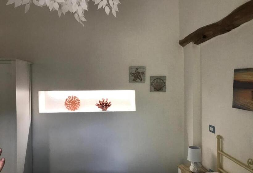 اتاق استاندارد سه نفره, Villamereu