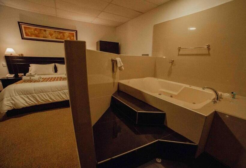 سوییت, El Portal Del Marques