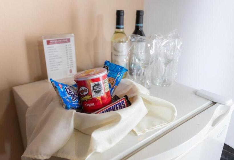 اتاق خانوادگی, El Portal Del Marques