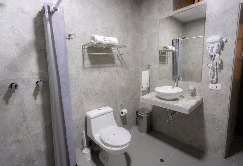 اتاق خانوادگی, El Portal Del Marques