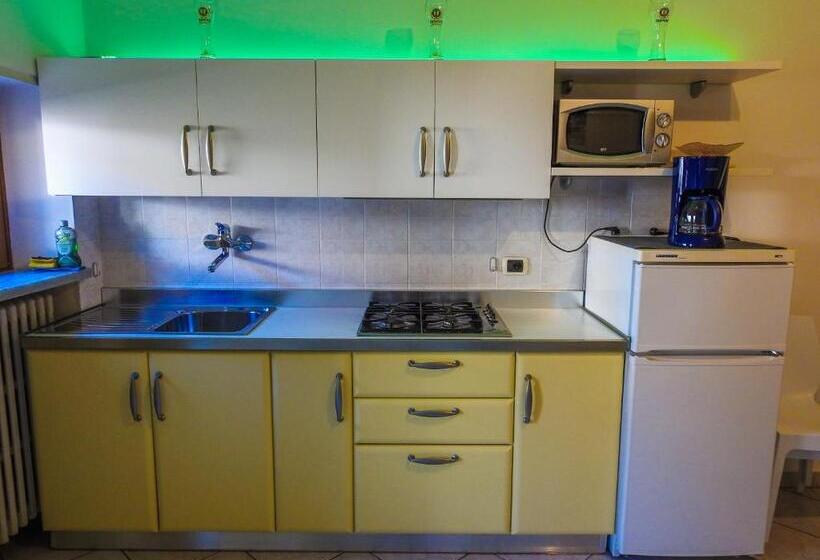 Apartamento 2 Dormitórios, La Madrugada