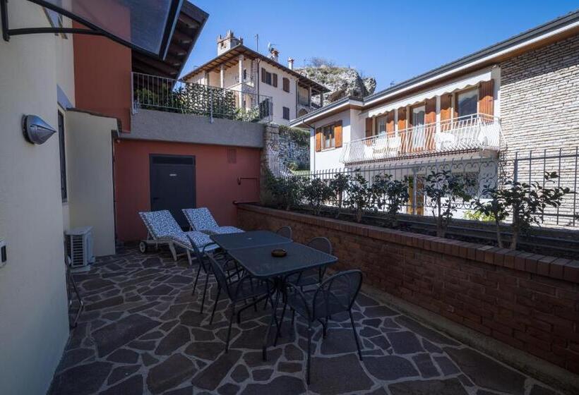 آپارتمان 2 خوابه, La Madrugada