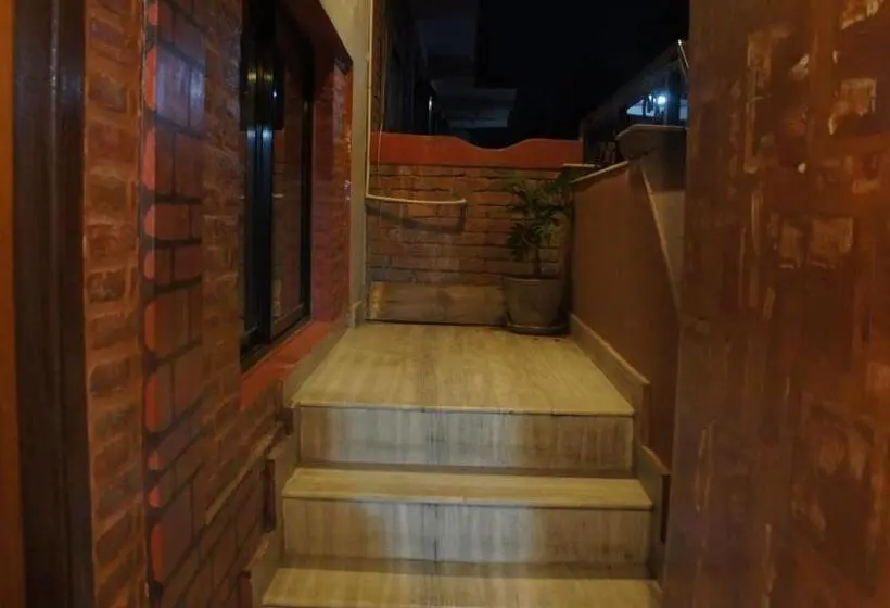 اتاق استاندارد با بالکن, City Guest House