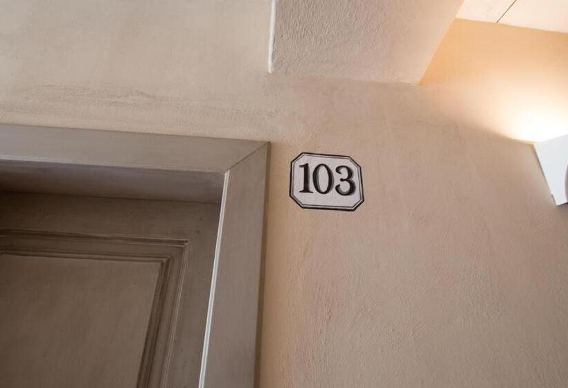 标准间, Antico Borgo