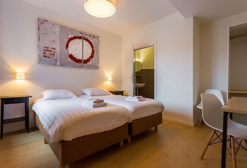 Номер Стандарт, Bla Bla