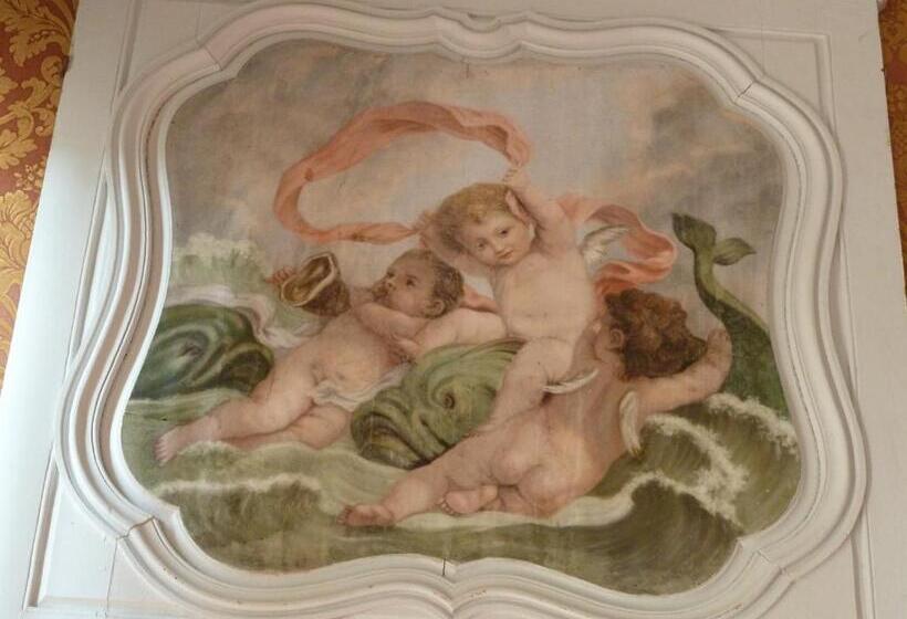 Люкс, Château De Saint Augustin