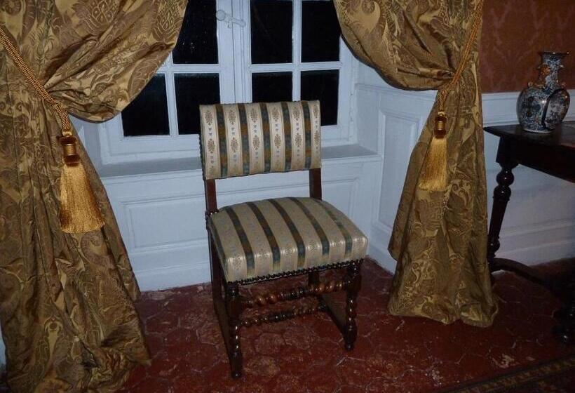 Люкс, Château De Saint Augustin