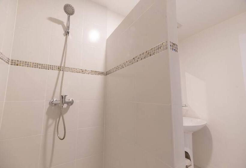 Quarto Triplo Estandar, Crystal Bay Beach Resort