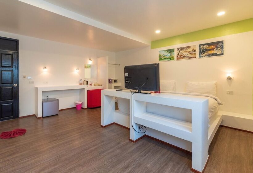 Quarto Triplo Estandar, Crystal Bay Beach Resort