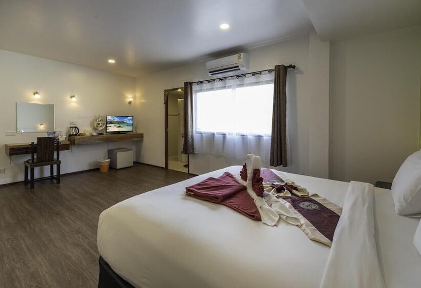 Quarto Triplo Estandar, Crystal Bay Beach Resort