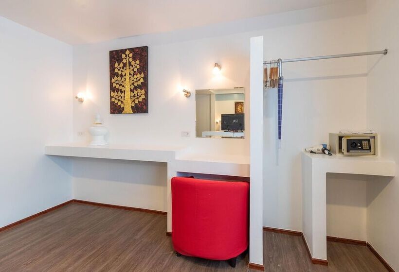 Quarto Triplo Estandar, Crystal Bay Beach Resort