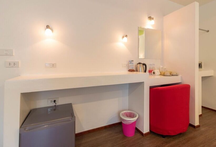 Quarto Triplo Estandar, Crystal Bay Beach Resort