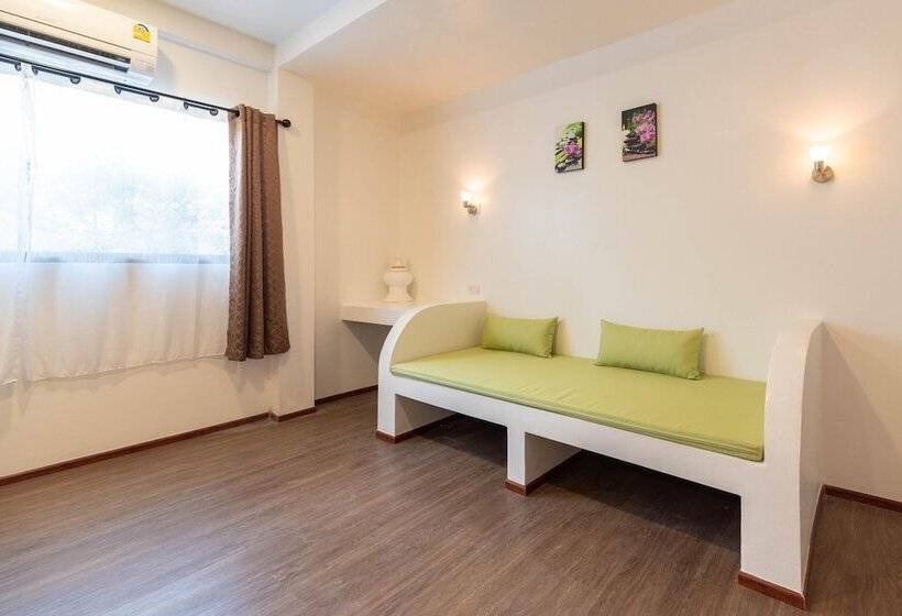 Quarto Triplo Estandar, Crystal Bay Beach Resort