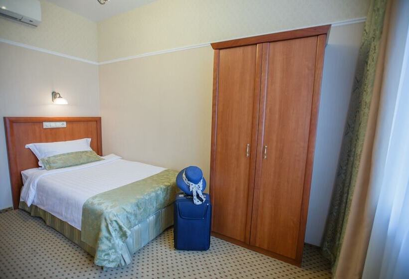 اتاق استاندارد یک نفره, Degas