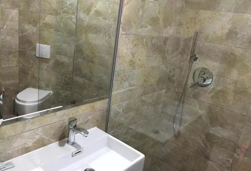 اتاق استاندارد با بالکن, Dodona