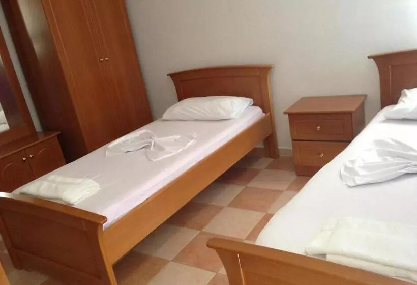 اتاق استاندارد با بالکن, Dodona