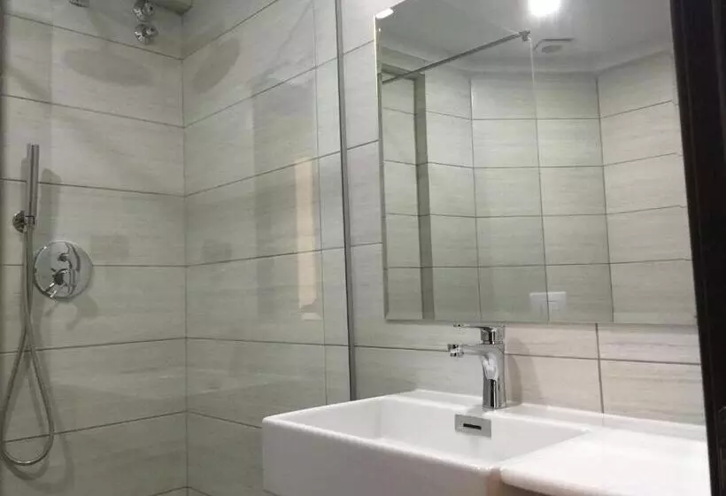 اتاق استاندارد با بالکن و چشمانداز دریا, Dodona