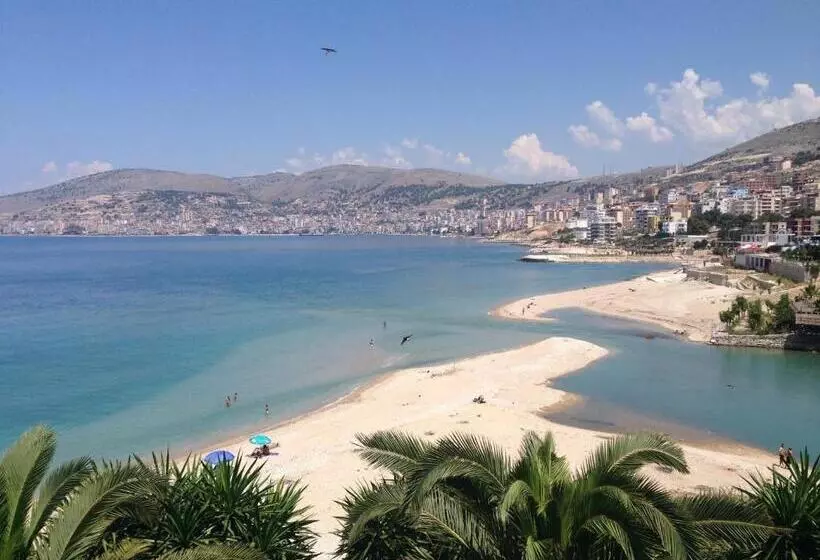 اتاق استاندارد با بالکن و چشمانداز دریا, Dodona