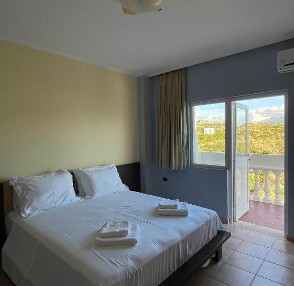 ファミリールーム, Dodona