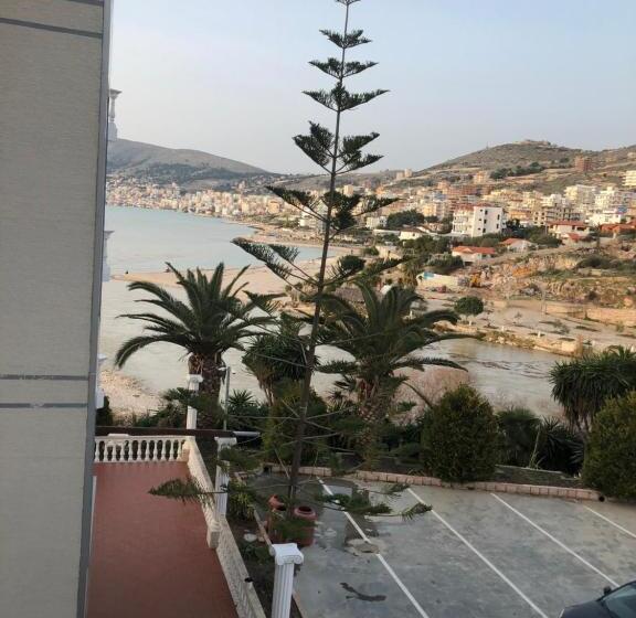 ファミリールーム, Dodona